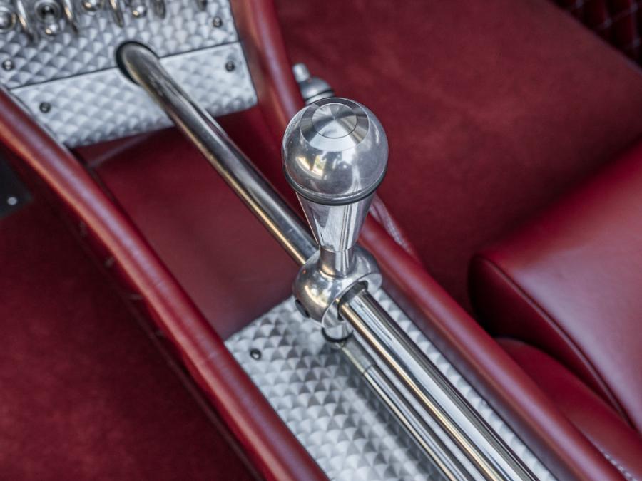 Детали интерьера Spyker C8 Spyder 2006 года  (фото 89 из 131)
